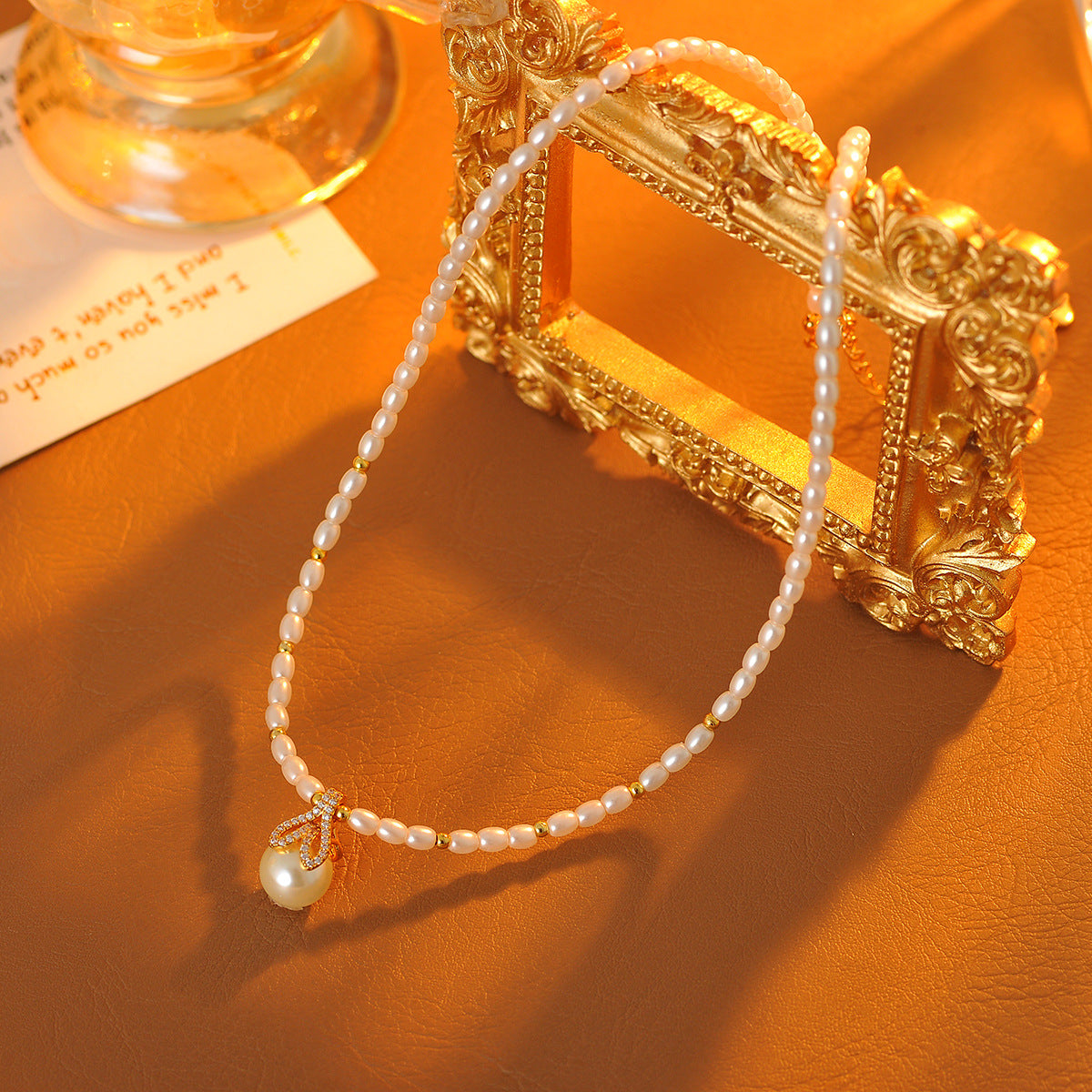 2025 New Hot-Selling Fish Tail Pendant Rice Grain Glue Pearl Necklace Light Luxury Niche High-End Choker