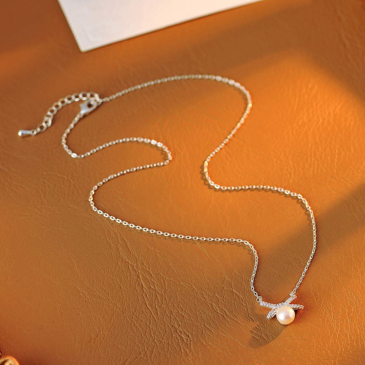 Sweet Full Diamond Bowknot Pearl Necklace for Women, Exquisite Versatile Stylish Collarbone Chain Necklace Jewelry