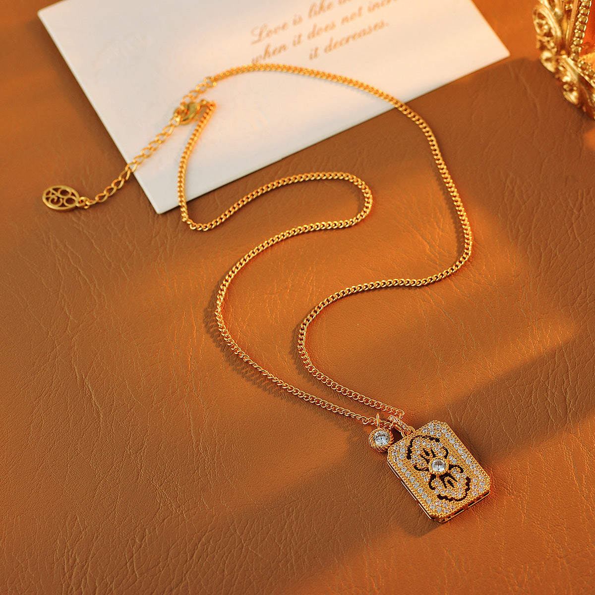 Vintage Full Diamond No Matter Necklace Pendant New Hot Style Light Luxury Collarbone Chain for Women Niche