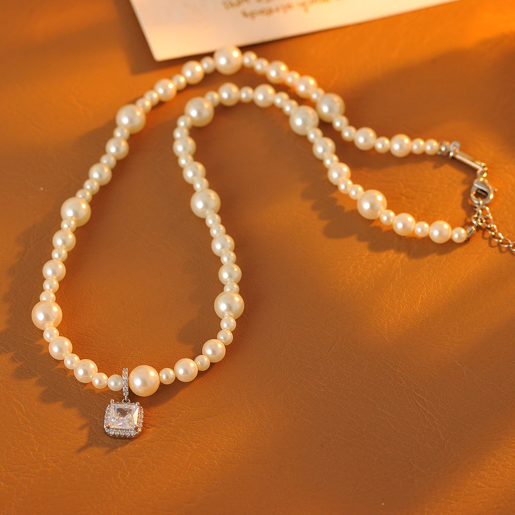 Sugar Cube Pearl Necklace for Women New Hot-Selling Collarbone Chain Neck Chain Accessory Light Luxury High-End Feel