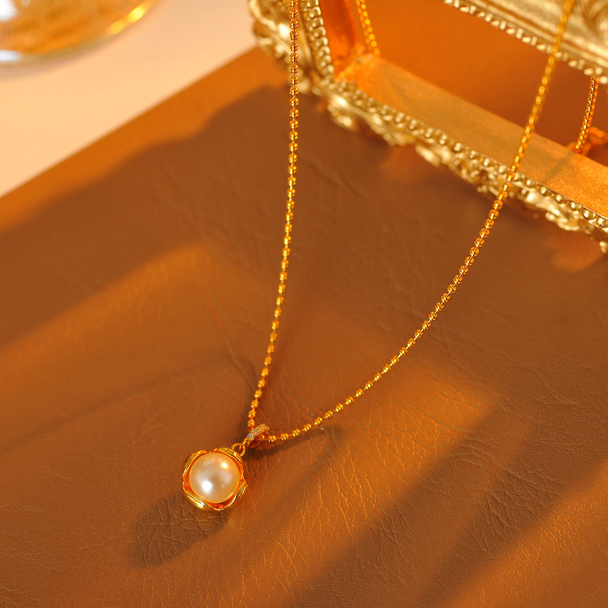 French Retro Exquisite Design Pearl Necklace Light Luxury Niche Fashion Versatile High-end Collarbone Necklace