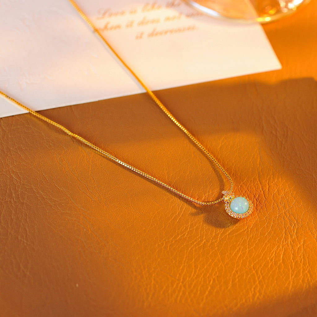 Vintage Turquoise Necklace Retro Classic Light Luxury High-end Niche 2025 New Clavicle Chain