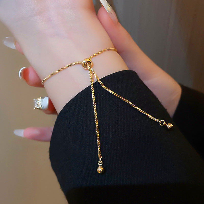 Korean Style Simple Lucky Clover Bracelet for Women, Light Luxury Jewelry with a Sense of Sophistication, Summer Niche Crystal Flower Bracelet