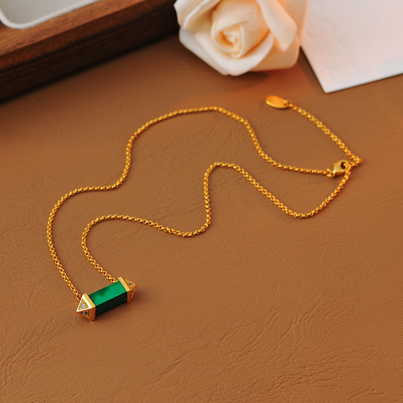 European and American Style Simple Geometric Emerald Malachite Inlaid Diamond Necklace Fashion High-end Personality Necklace One Piece