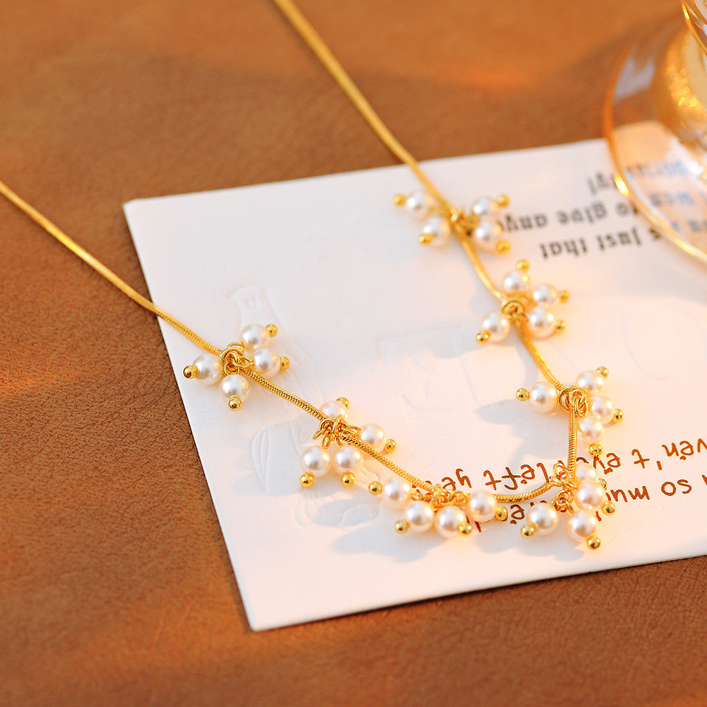 Pearl Necklace Elegant Beaded Exquisite Niche Design Sense Choker New Spring Collarbone Chain