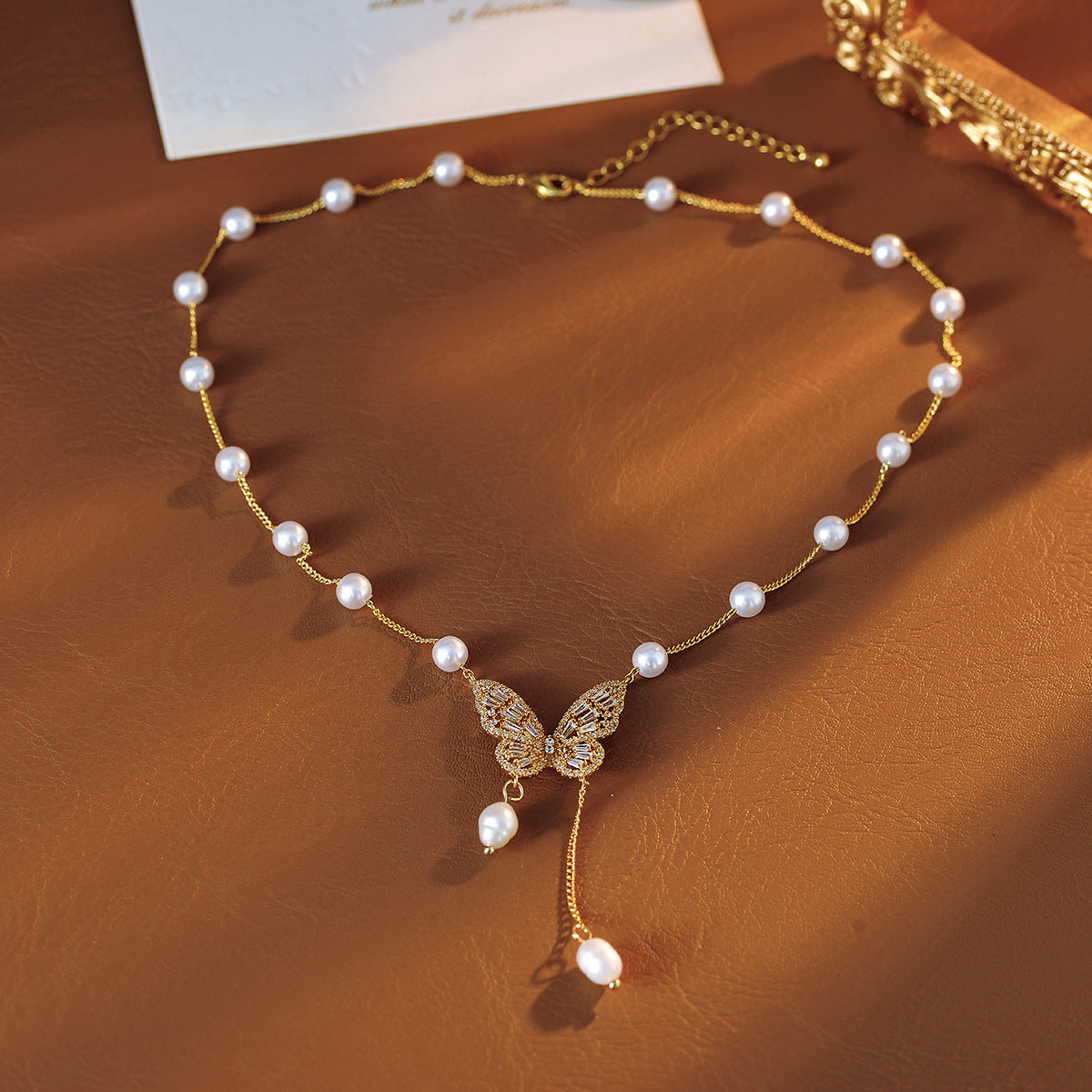 Freshwater Pearl Zircon Butterfly Necklace for Women French Retro Fashion Versatile Collarbone Chain Niche Jewelry