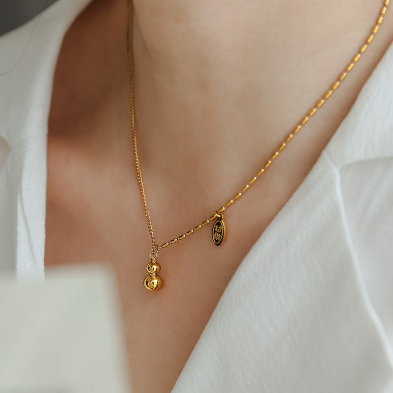 Summer New High-End Niche Light Luxury 18K Gold Plated Peace Gourd Necklace for Women Collarbone Chain Neck Chain Vintage Non-Fading