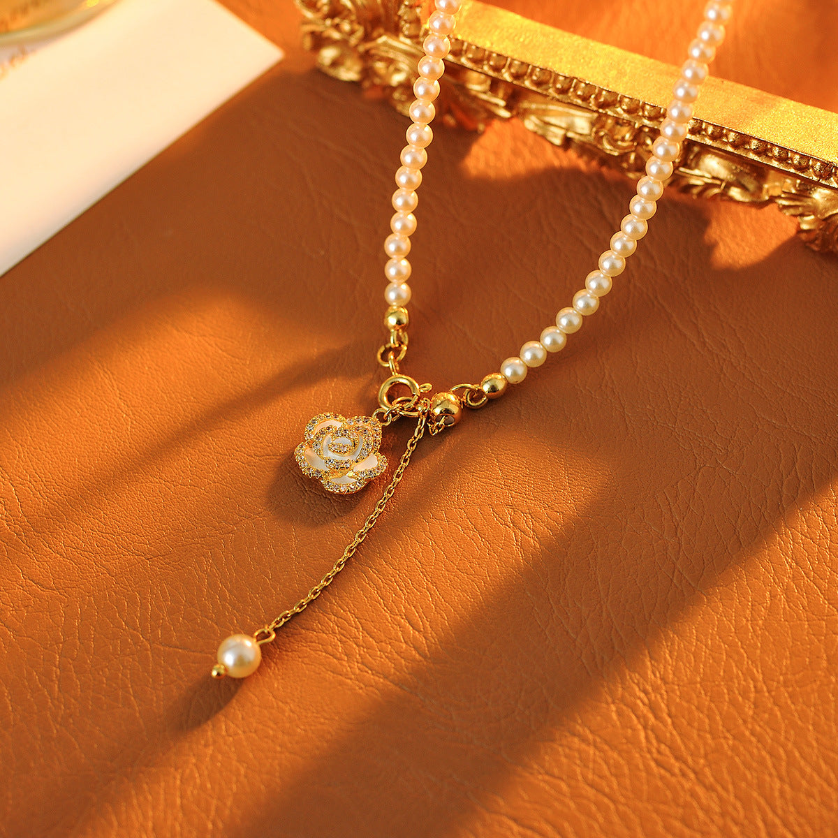 French Style Pearl Necklace for Women, Niche Design with Camellia Tassel Pendant, Clavicle Chain, Light Luxury Fashion