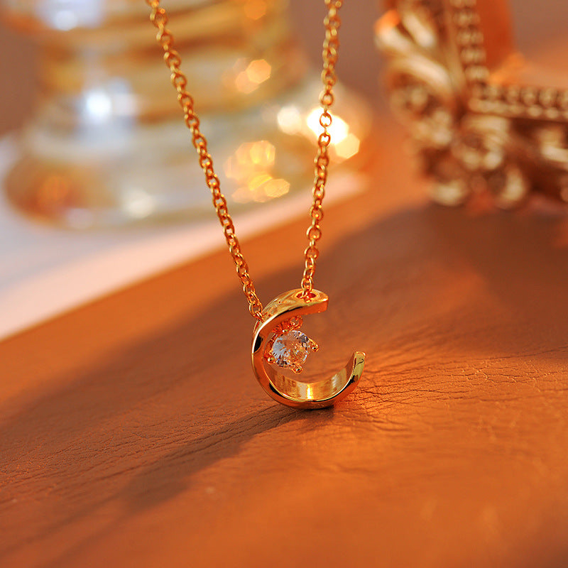 Chanel Style Ice Moon Necklace for Women with Inlaid Diamonds, Diamond Pattern Crescent Moon Collarbone Chain, Diamond-shaped Pendant Set Chain