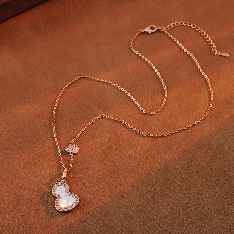 High Version Gourd Necklace for Women Rose Gold White Mother-of-Pearl Pendant Red Agate Collarbone Chain Elegant Ins Style Versatile Jewelry