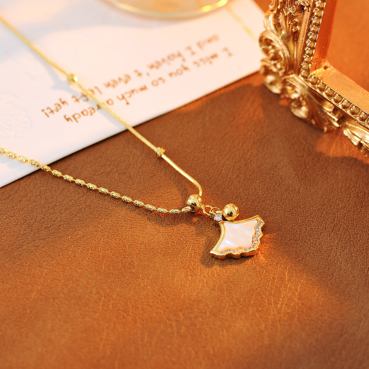 Ginkgo Necklace Summer Mother-of-Pearl Pendant Sweater Chain New Hot-Selling High-End Niche Fashion Neck Chain