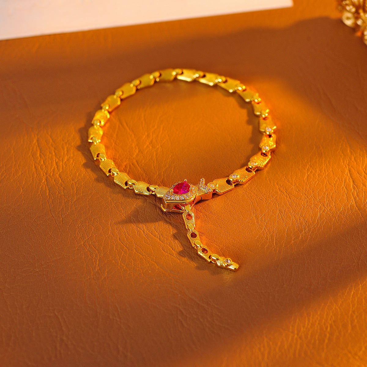 Luxury High-End Sparkling Diamond Ruby Bone Knot Snake Necklace Sweet Cool Adjustable Snake Bracelet Set Accessories