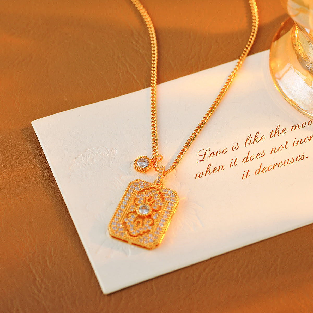 Vintage Full Diamond No Matter Necklace Pendant New Hot Style Light Luxury Collarbone Chain for Women Niche