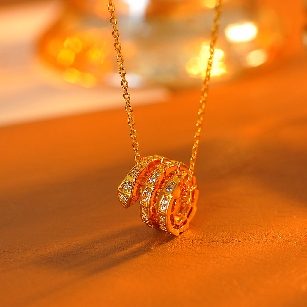 European and American Light Luxury High-End Snake Bone Chain Heavy Craft Full Diamond Snake-Shaped Collarbone Chain Niche Design Personality Creative