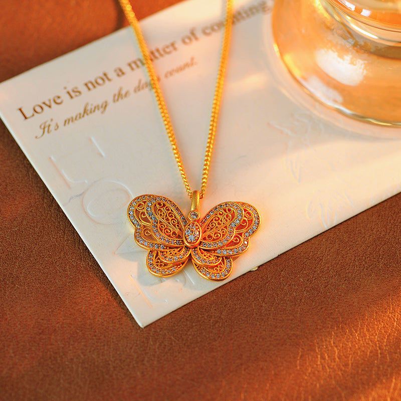New Chinese Style Gold Full Diamond Vintage Filigree Hollow Butterfly Necklace for Women, Light Luxury High-Value Collarbone Chain