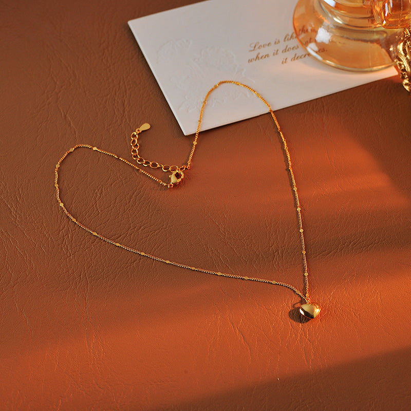 Minimalist Small Heart Necklace for Women 2025 New Hot-Selling Light Luxury Niche Design Ins Style Cold Wind Collarbone Chain