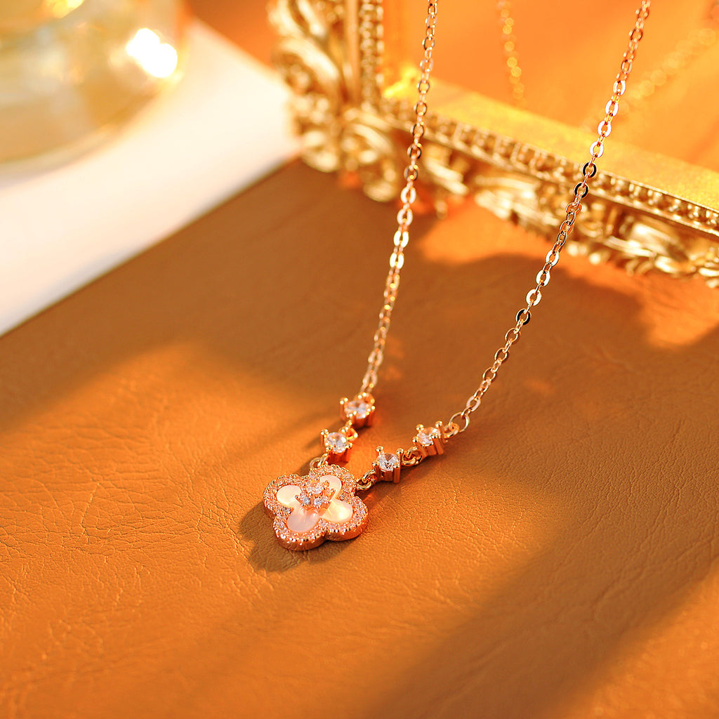 Pink Four-Leaf Clover Necklace for Women, Light Luxury Niche Design, High-End Clavicle Chain, Versatile Neck Chain