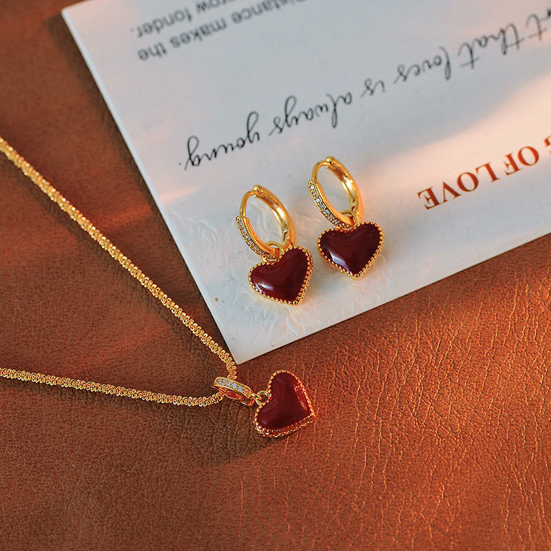 Light Luxury Retro High-End Red Heart Double-Sided Shell Necklace Simple Design Elegant Versatile 18K Collarbone Chain