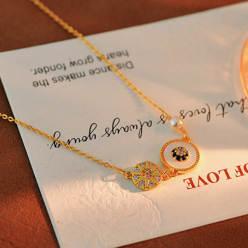 Elegant Light Luxury Fashion Retro Simple Compass High-end Exquisite Eight-pointed Star Necklace for Women