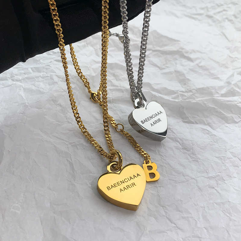 B Letter Heart Necklace for Women, Light Luxury Niche Design, High-End Sweater Chain, European and American Ins Style, New Peach Heart Collarbone Chain