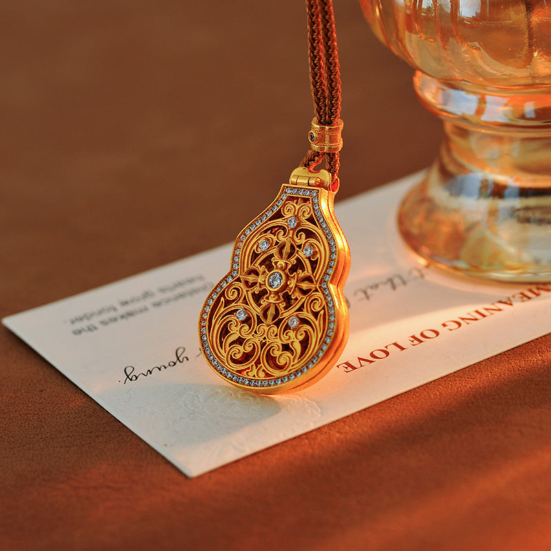 Wei Xue Same Style Junpei Gourd Necklace with Inlaid Diamonds, Wealth-Attracting Guardian God Pendant, Three-Dimensional New Style, Light Luxury, Non-Fading Pendant