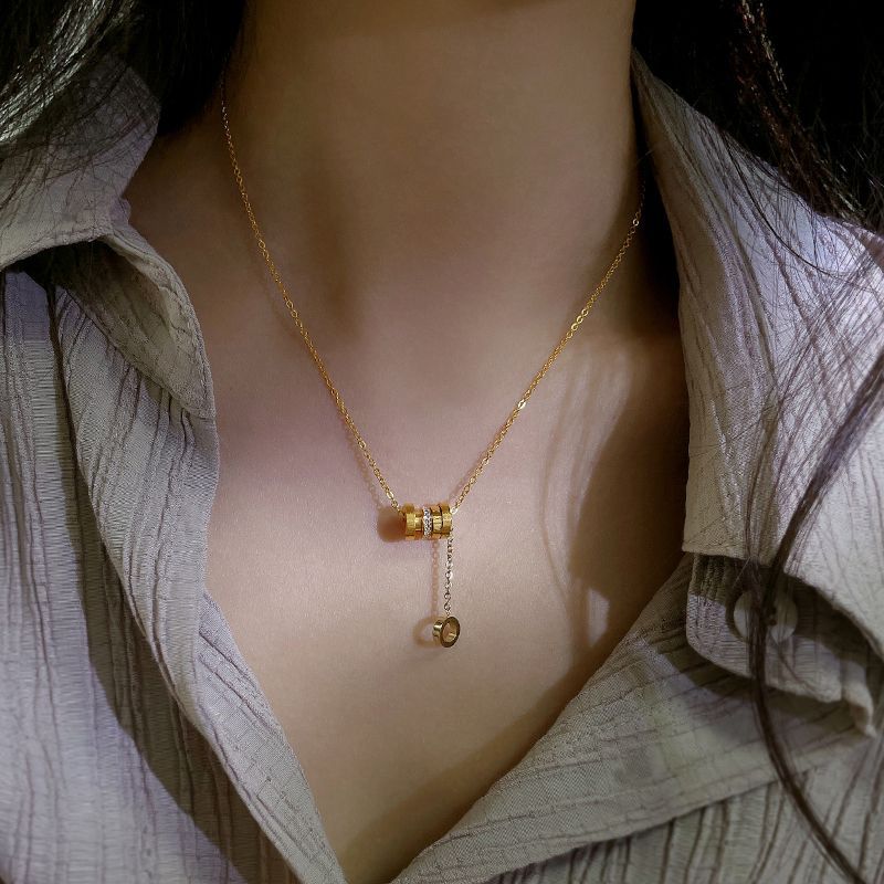 Titanium Steel Non-Fading Small Waist Light Luxury Necklace for Women 2025 New Hot-Selling Niche Design Accessory Decorative Collarbone Chain