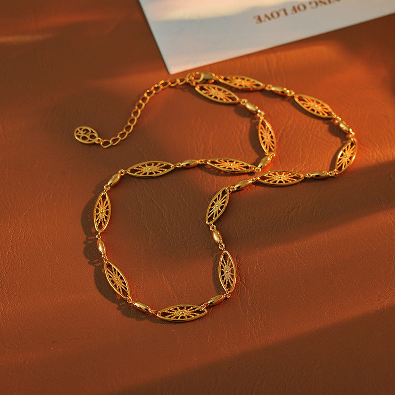 New Chinese Style Ancient Gold Color French Retro Elegant Light Luxury Fashion Autumn Winter High-end Western Chain Collarbone Chain