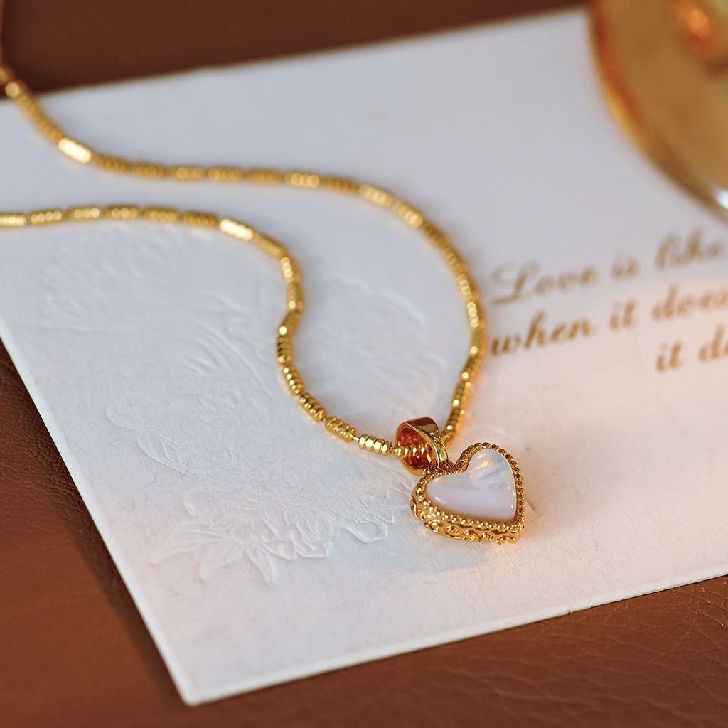 Light Luxury Niche Natural Mother-of-Pearl Heart Pendant Sweater Chain Exquisite Necklace Double-Sided Wear Collarbone Chain