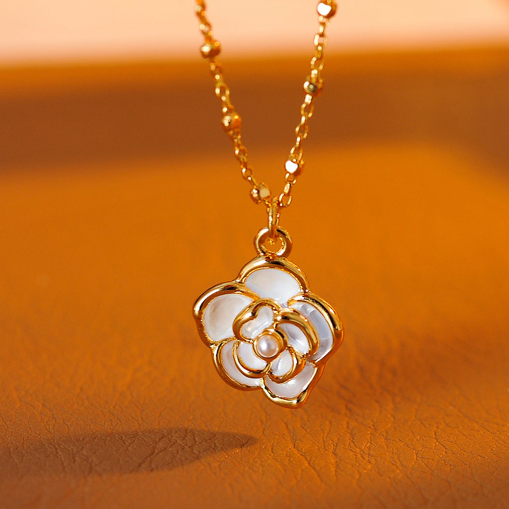 Japanese and Korean Camellia Necklace Exquisite Flower Pendant Light Luxury Fashion Neck Chain High-end Clavicle Chain for Women