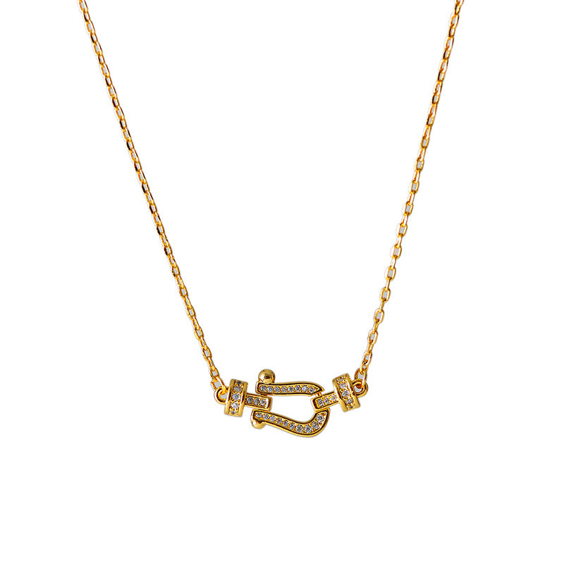 French Horseshoe Necklace for Women, Gold Color, Niche Horseshoe Clasp, U-Shaped Collarbone Chain, Braided Chain, Simple and Elegant