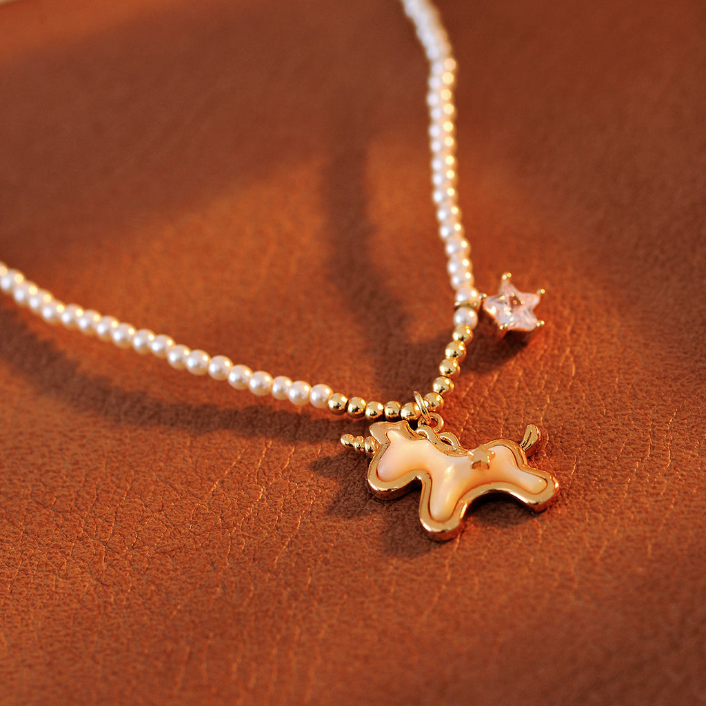 Unicorn Necklace for Women, Light Luxury Niche New Model, Popular Star White Mother-of-Pearl Collarbone Chain