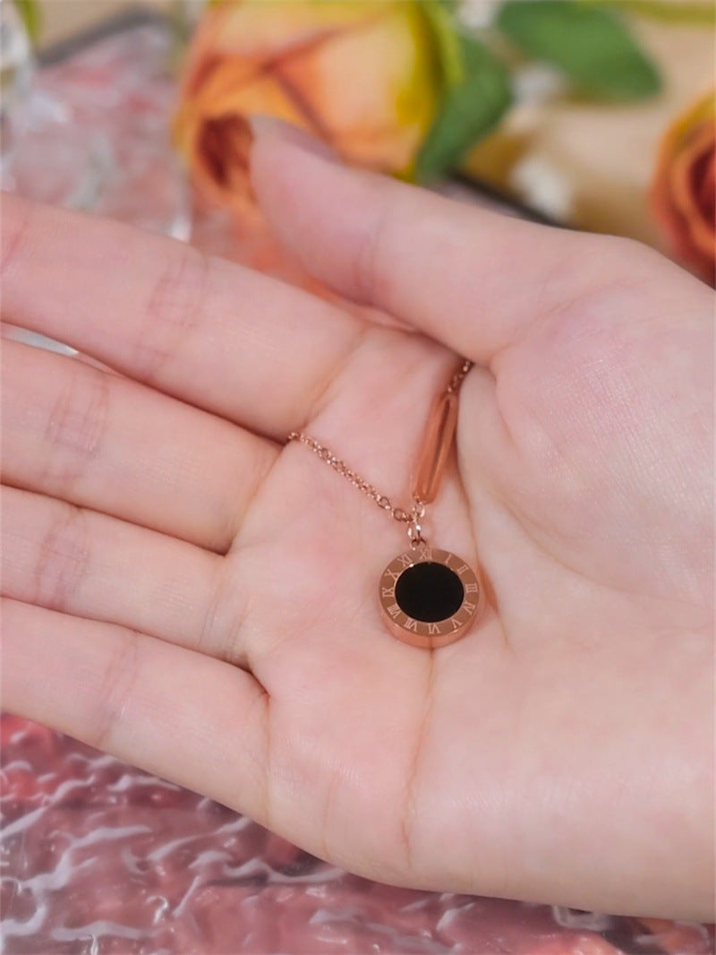 Black and White Double-Sided Roman Numeral Disc Collarbone Chain Necklace for Women Rose Gold Design Sense Internet Celebrity Versatile Body Accessory