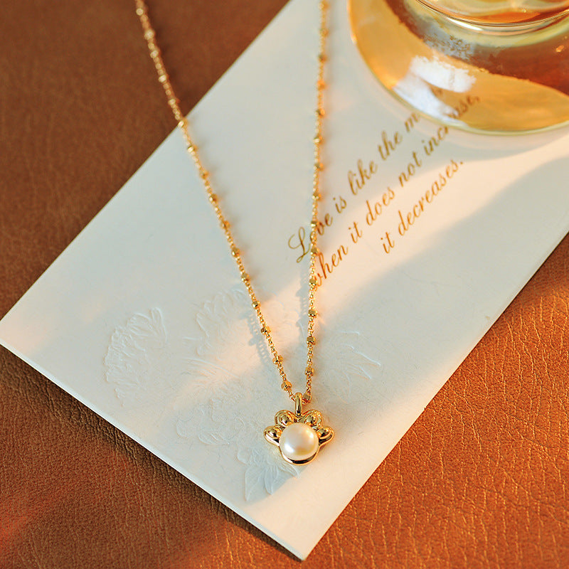 Original Small Claw Natural Pearl Champagne Gold Collarbone Necklace for Women Simple Cute Personality Versatile Jewelry