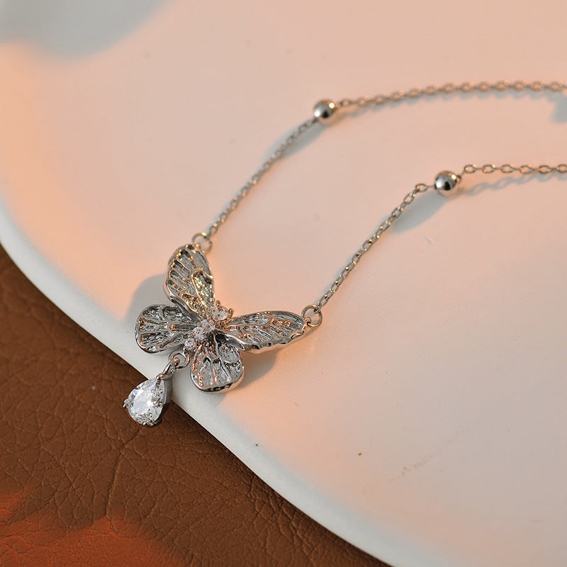 New Chinese Style Light Luxury Butterfly Pendant Necklace for Women, Niche Micro Inlaid Zircon Elegant Women's Choker, High-end Versatile Collarbone Chain