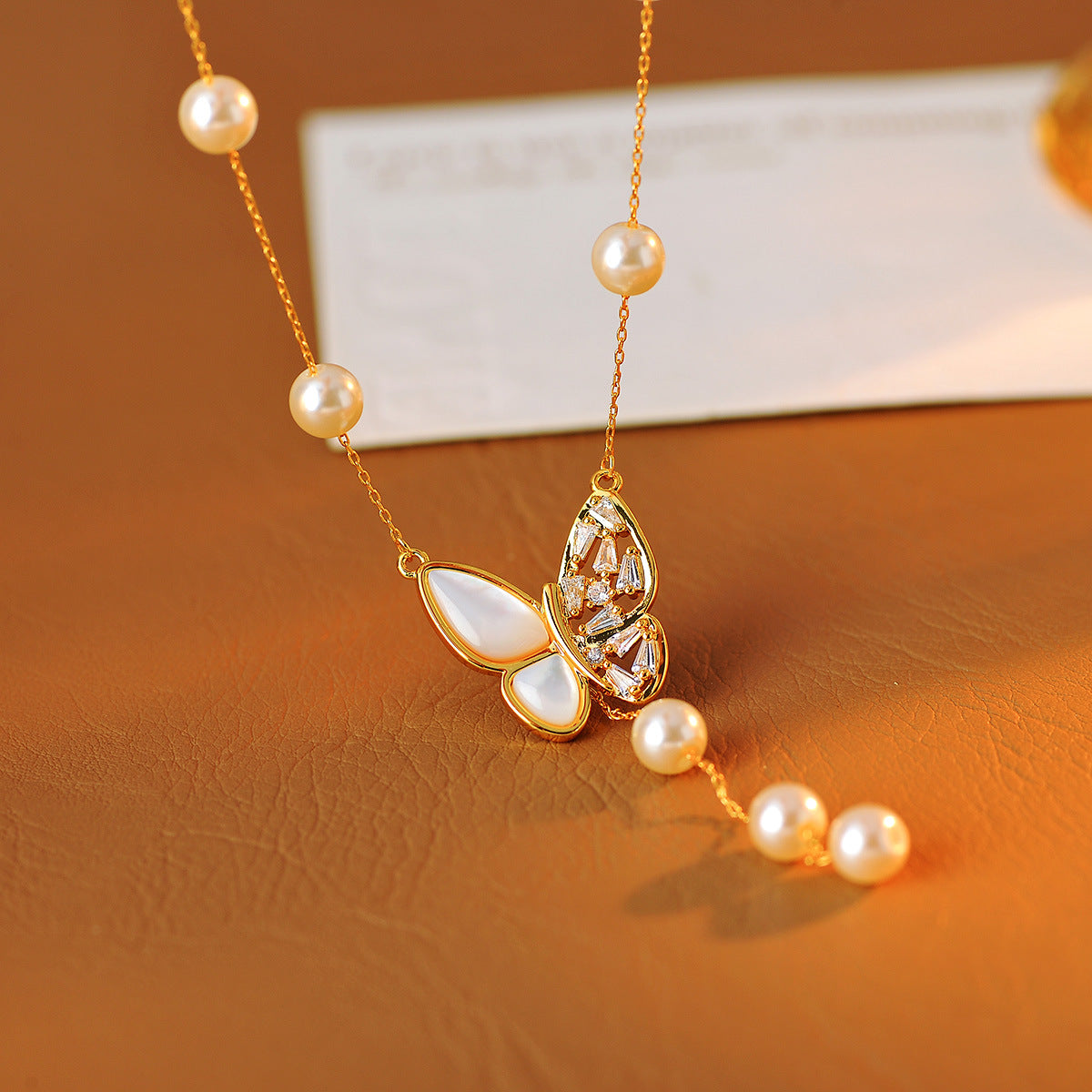 Light Luxury Pearl Mother-of-Pearl Butterfly Necklace Hot-Selling Sweater Accessory High-End Niche Collarbone Chain
