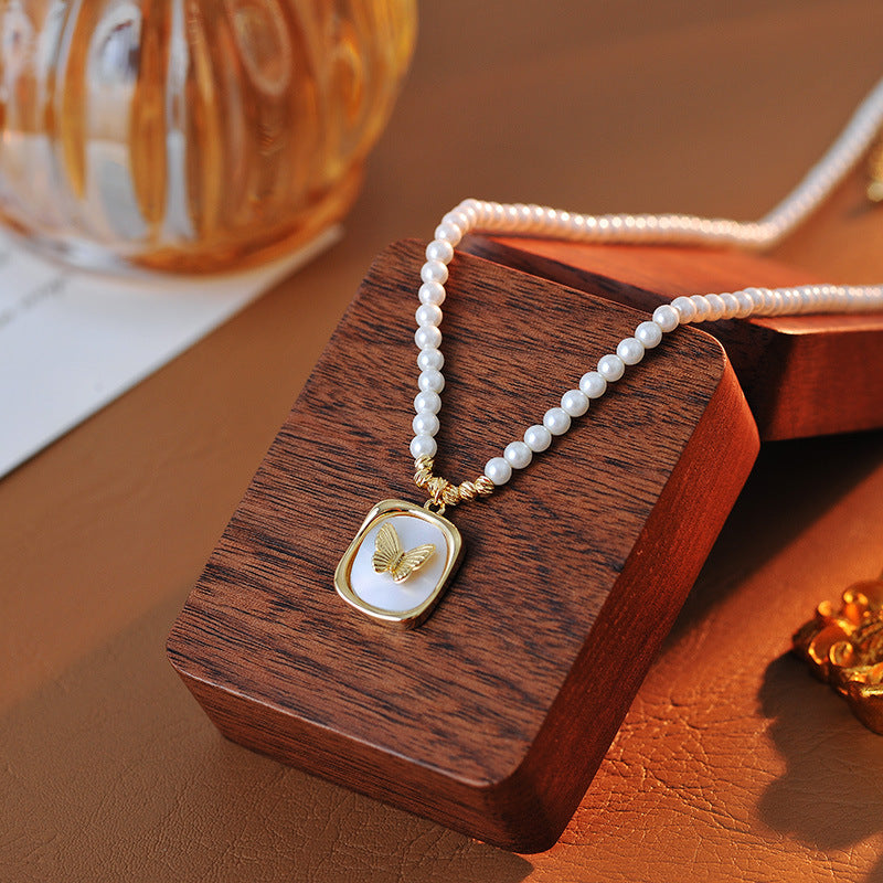French Style Versatile Shell Butterfly Pendant Pearl Necklace for Women Light Luxury Design Sense High-end Collarbone Chain A10263