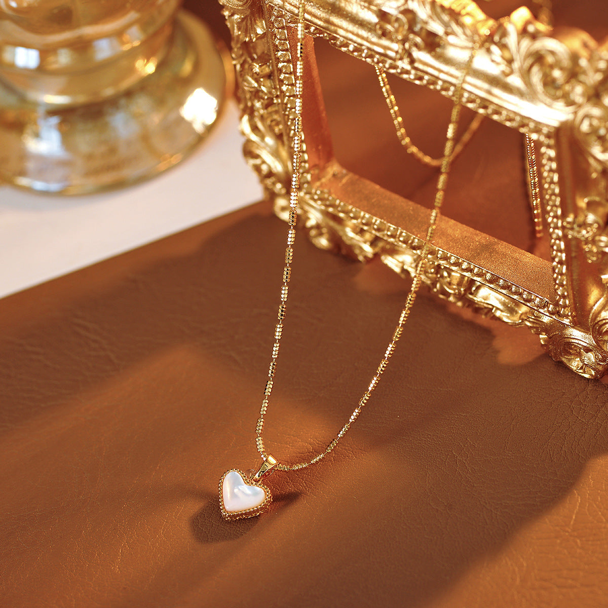 Light Luxury Niche Natural Mother-of-Pearl Heart Pendant Sweater Chain Exquisite Necklace Double-Sided Wear Collarbone Chain