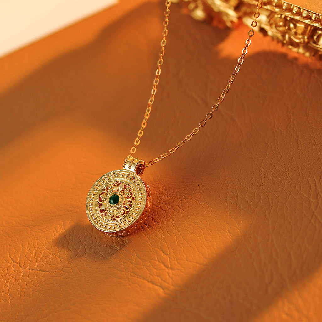 New Chinese Style Retro Eight Treasures Compass Lotus Necklace for Women, Popular Light Luxury Versatile High-End Collarbone Chain