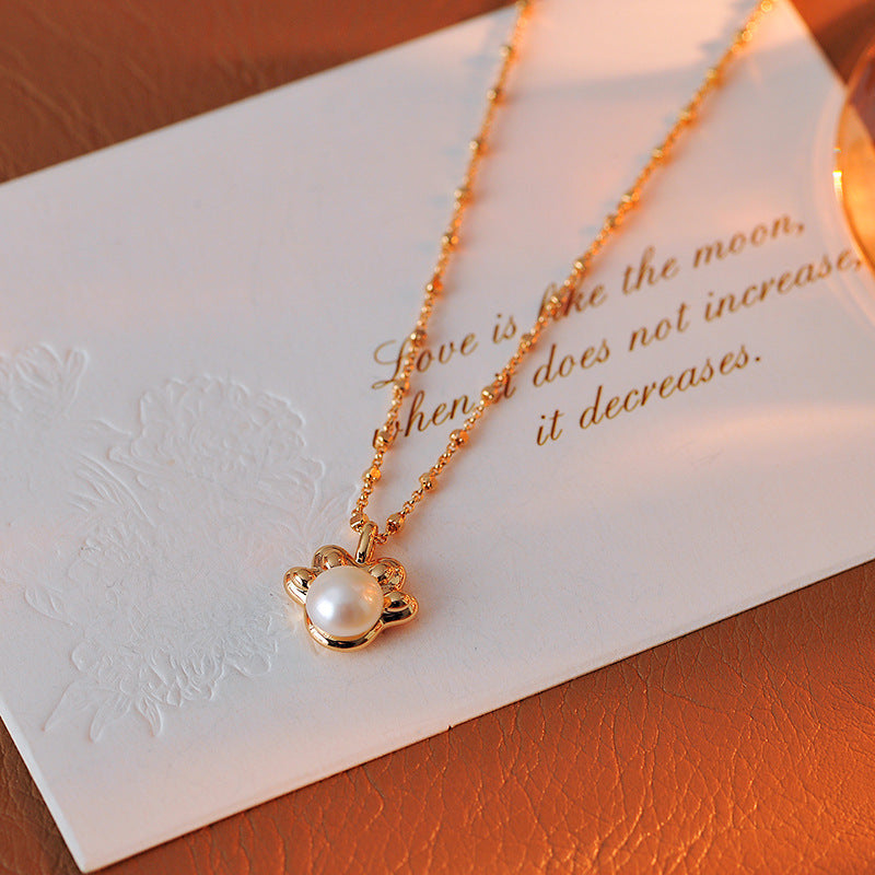 Original Small Claw Natural Pearl Champagne Gold Collarbone Necklace for Women Simple Cute Personality Versatile Jewelry