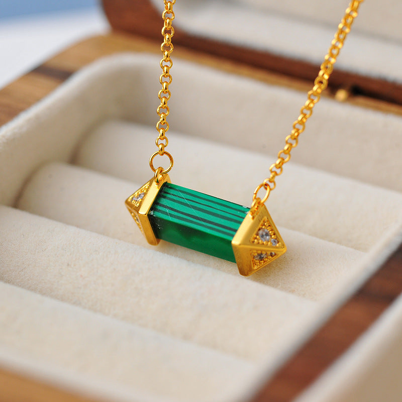 European and American Style Simple Geometric Emerald Malachite Inlaid Diamond Necklace Fashion High-end Personality Necklace One Piece