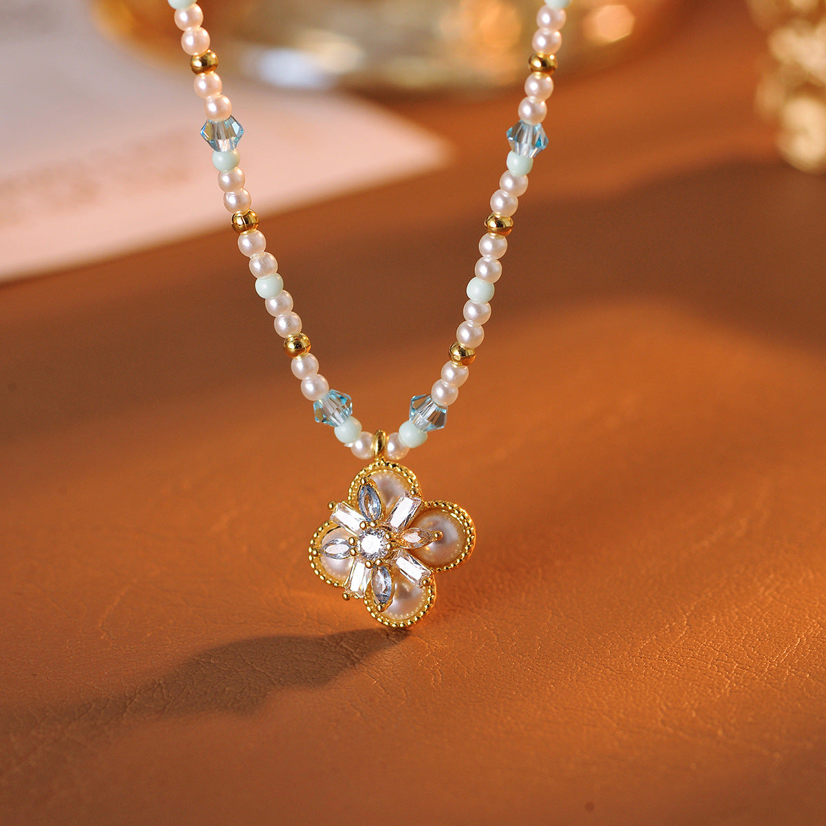 Xiaohongshu New Luxury Beaded Camellia Pearl Necklace Niche Design High-end Clavicle Chain