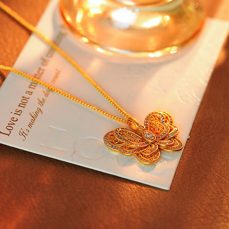 New Chinese Style Gold Full Diamond Vintage Filigree Hollow Butterfly Necklace for Women, Light Luxury High-Value Collarbone Chain