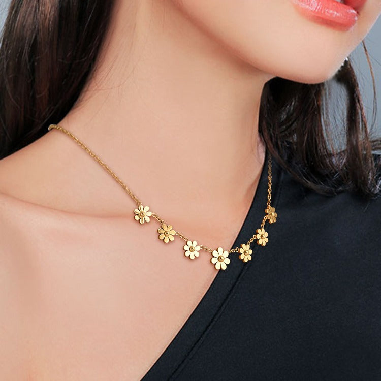 Necklace for Women, Niche Design, High-End Light Luxury Sunflower Daisy Gold Collarbone Chain, 2025 Summer Titanium Steel Choker