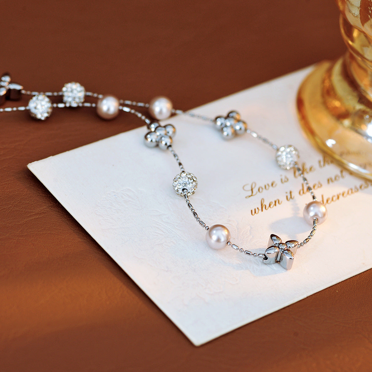 Exquisite Sparkling Starry Sky Four-Leaf Flower Pearl Necklace Niche Design High-End Fashion Collarbone Chain