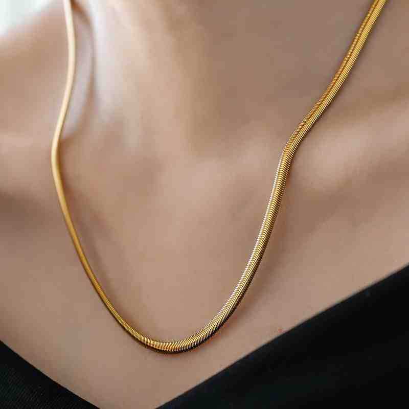 Non-Fading~ Plus Size Long 18K Gold Plated Soft Snake Bone Chain Collarbone Necklace for Plus Size Women Sweater Chain Long Style Niche