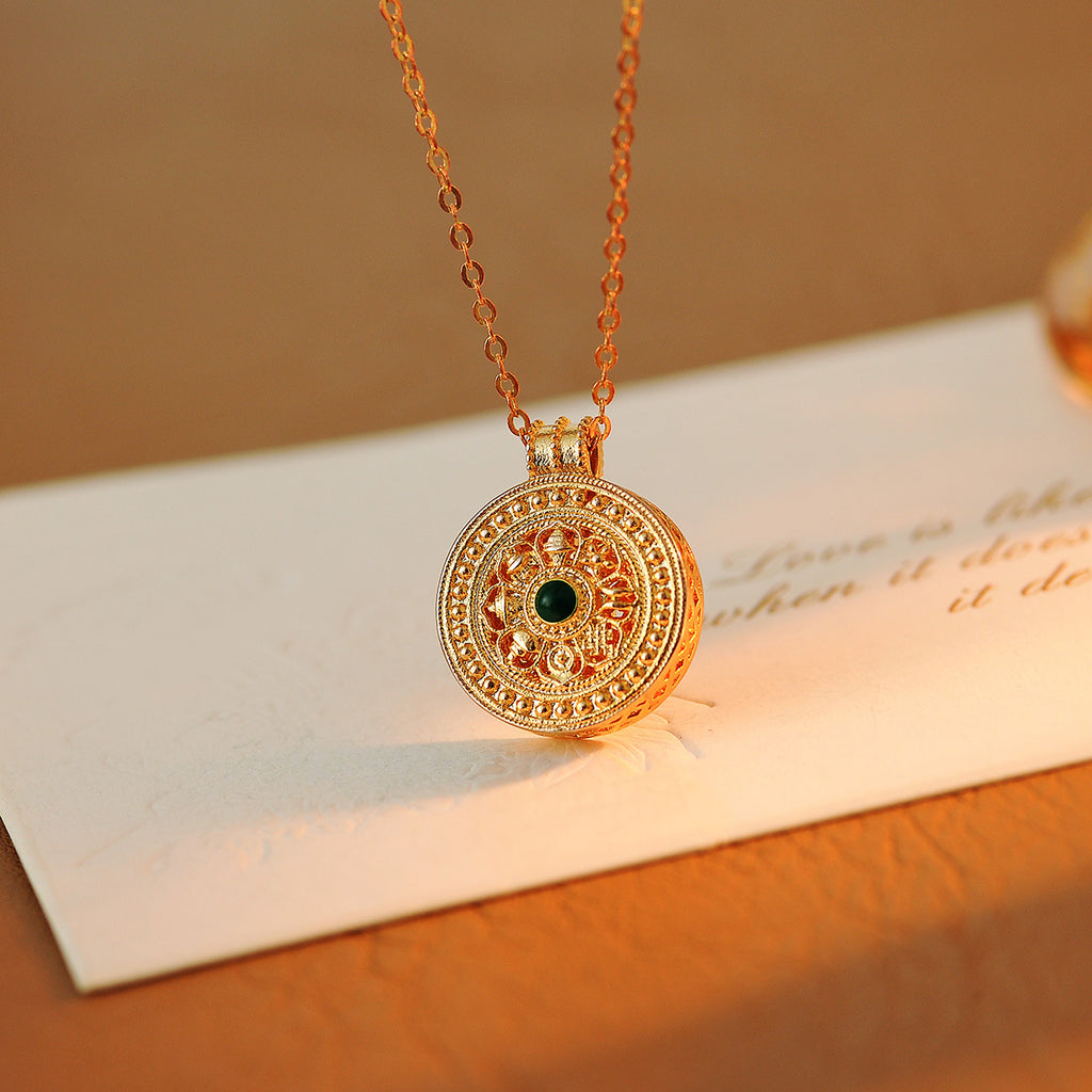 New Chinese Style Retro Eight Treasures Compass Lotus Necklace for Women, Popular Light Luxury Versatile High-End Collarbone Chain