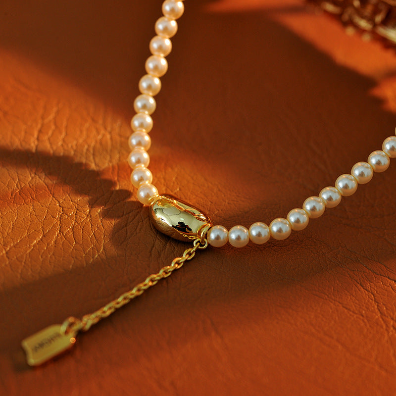 Pearl Necklace for Women, Light Luxury Niche Design, Acacia Bean Pendant, Elegant and High-End Neck Chain, Collarbone Chain Accessory