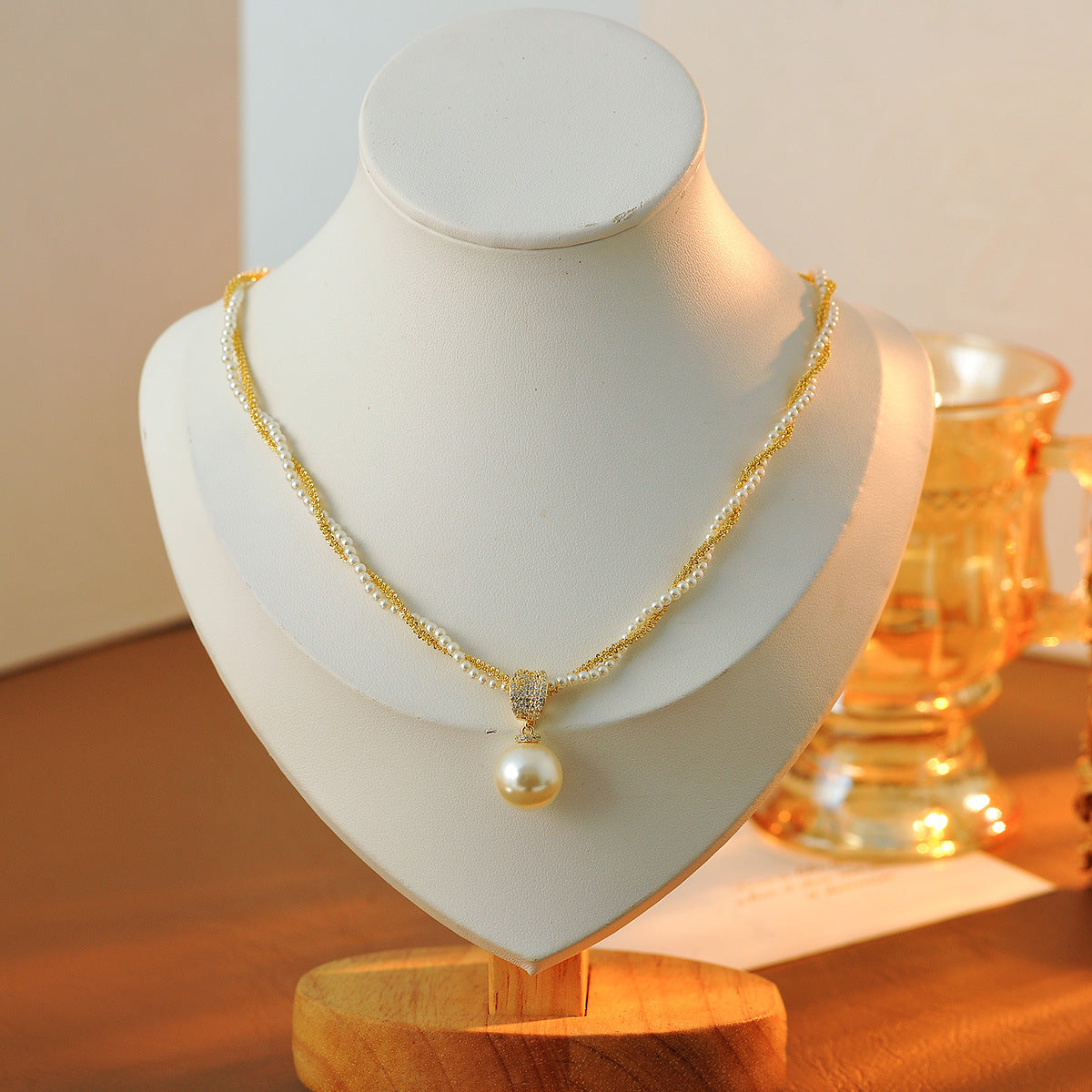 New High-End Light Luxury Niche Pearl Necklace Accessory for Women, Everyday Versatile Collarbone Chain