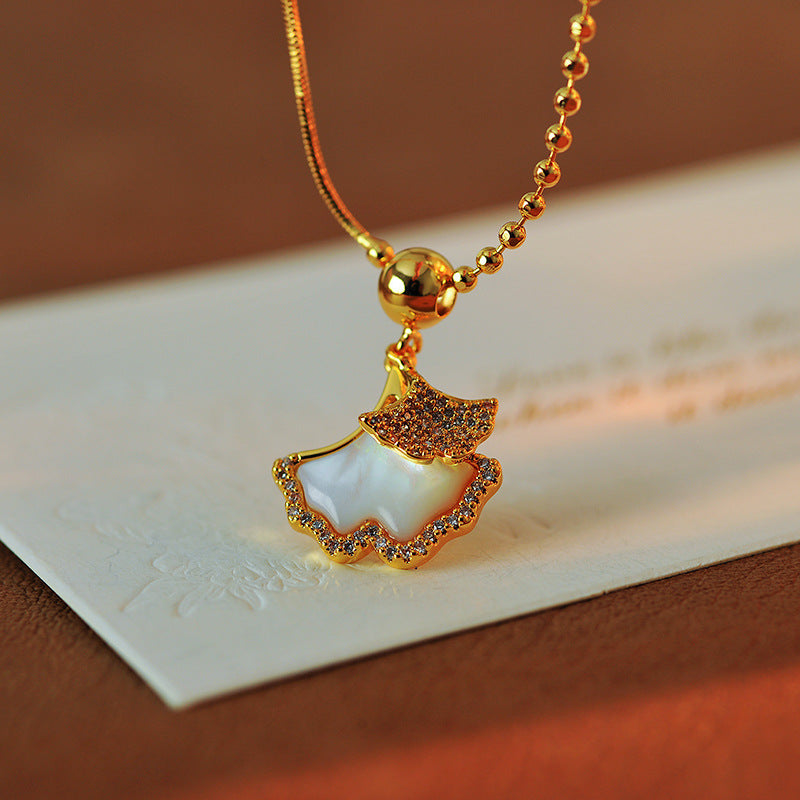 Ginkgo Leaf Natural Shell Zircon Necklace High-end Design Exquisite Collarbone Chain Light Luxury Elegant Versatile Sweater Chain