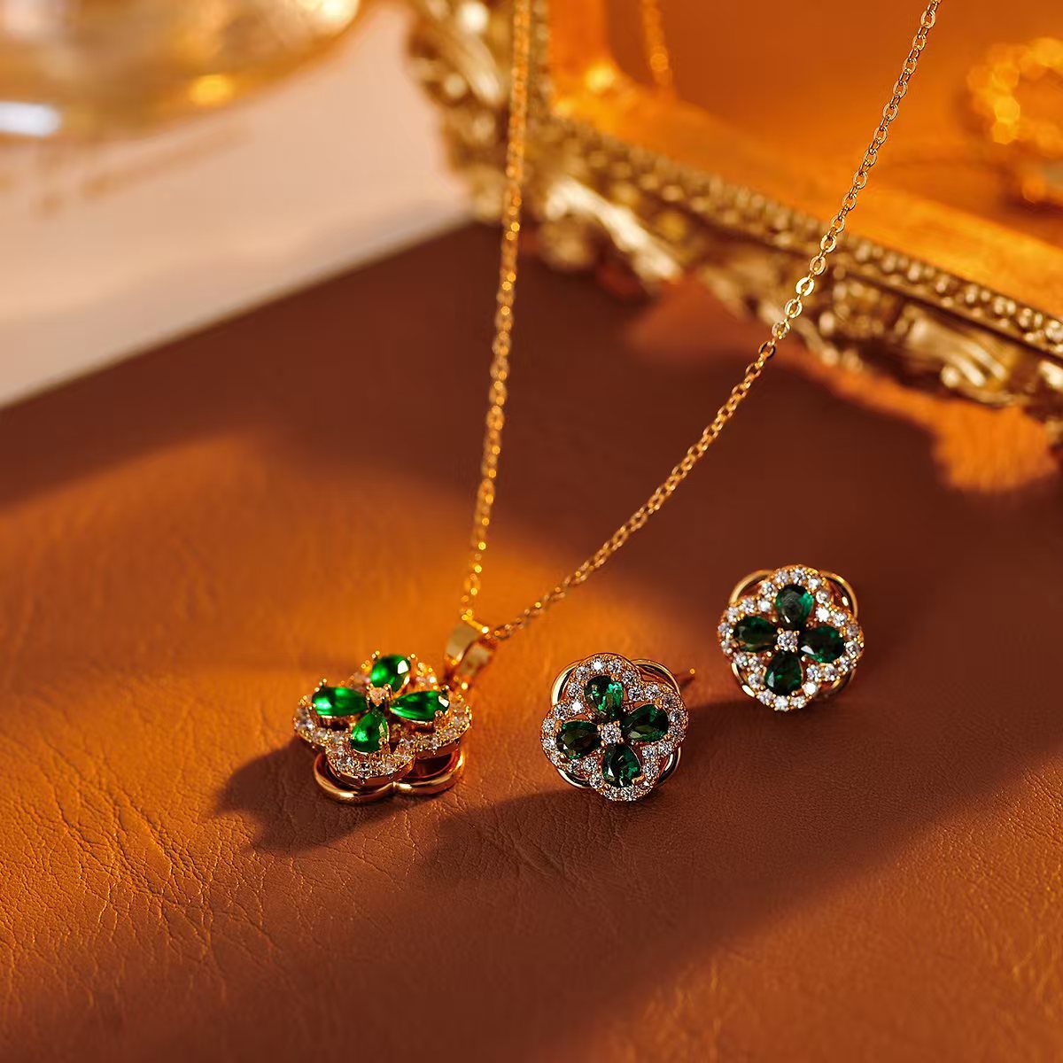 Green Four-Leaf Flower Earrings Necklace Fashionable Versatile 2025 New Earrings Necklace for Women Trendy